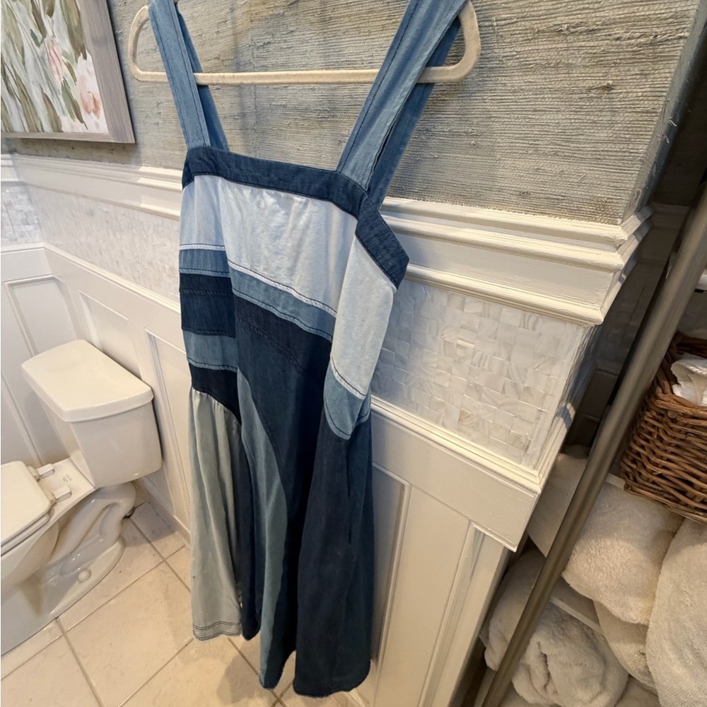 Small fits medium Anthropologie pilcro seamed smocked midi dress denim jean blue - Picture 10 of 16